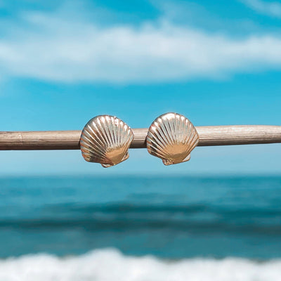 Dainty Fan Shell Stud Earrings - Gold