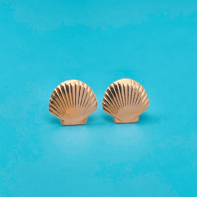 Dainty Fan Shell Stud Earrings - Gold