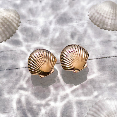 Dainty Fan Shell Stud Earrings - Gold