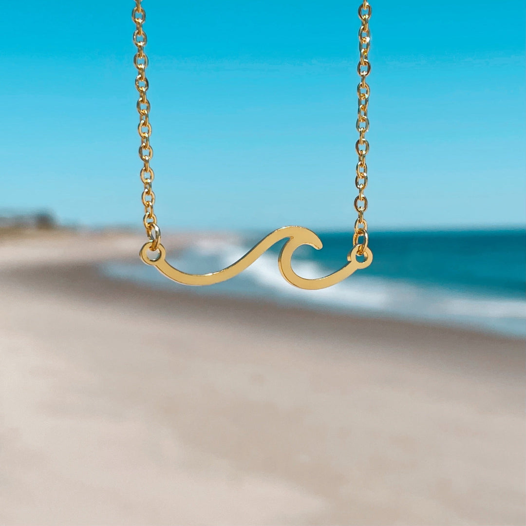 Gold Wave Necklace – Sunset Boutique